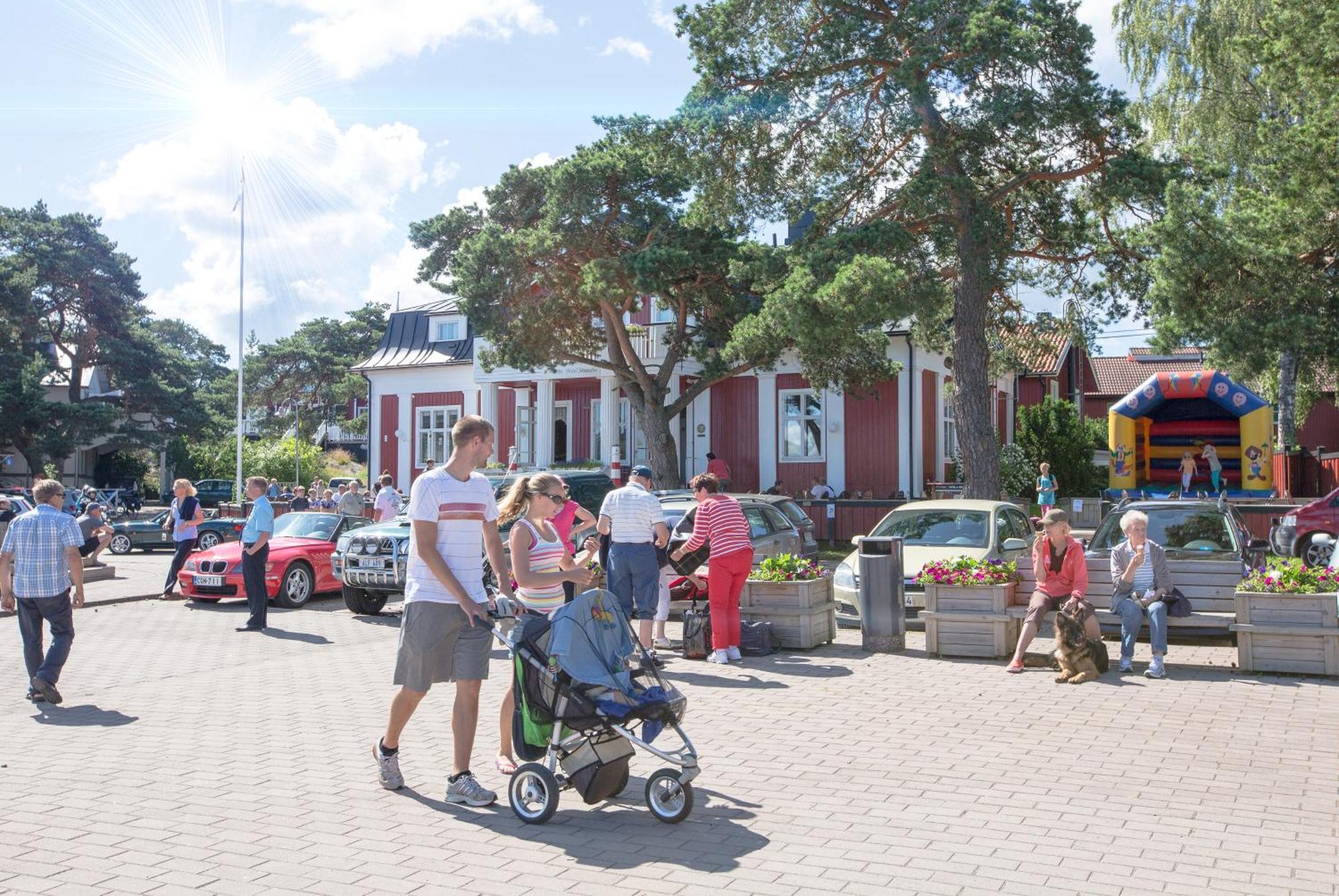 Hotel Strandbo Науво Екстер'єр фото