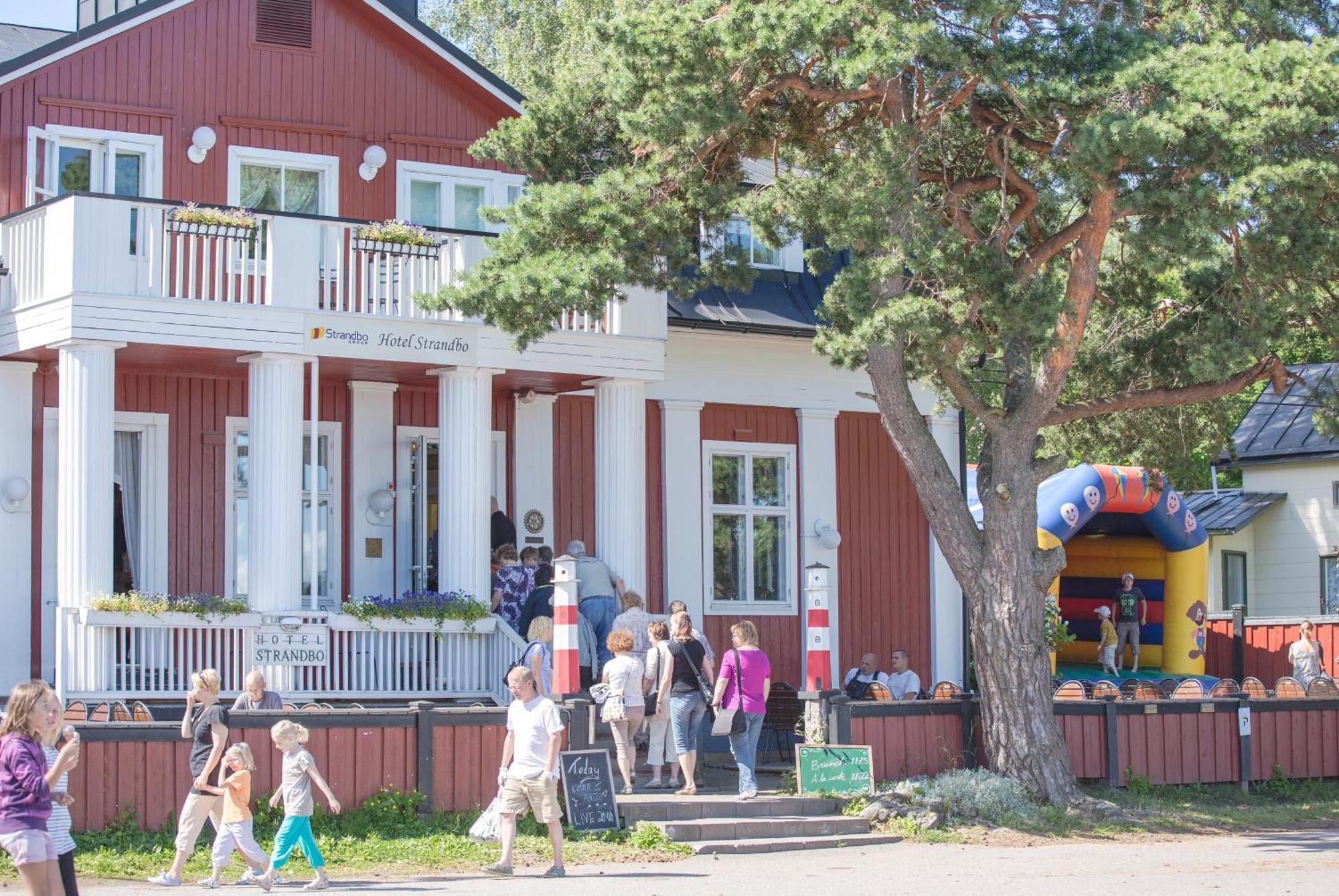 Hotel Strandbo Науво Екстер'єр фото