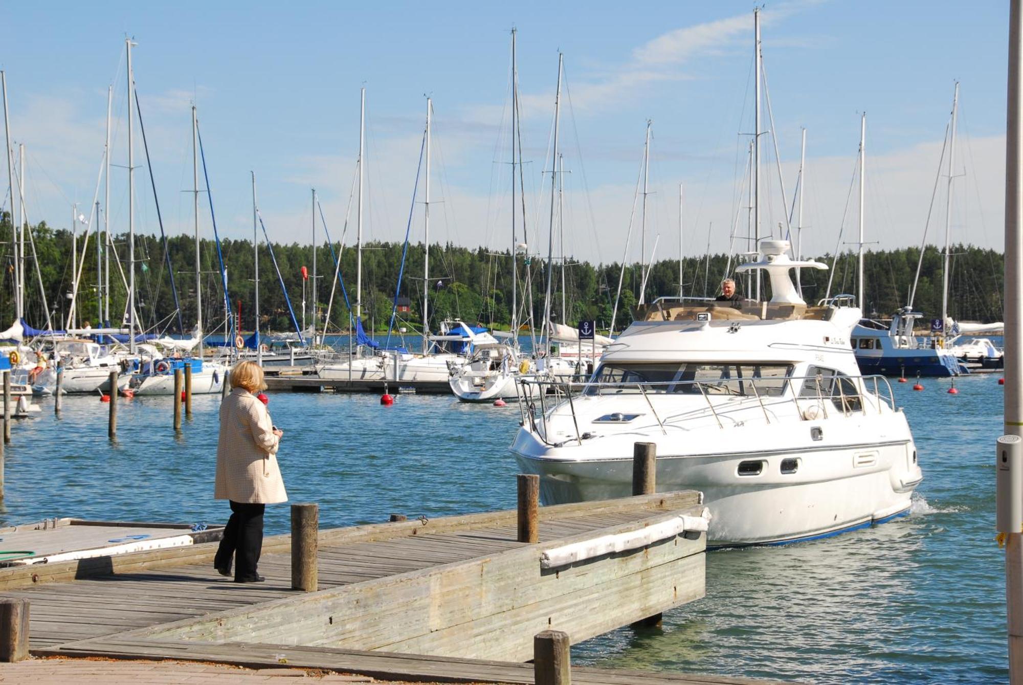 Hotel Strandbo Науво Екстер'єр фото
